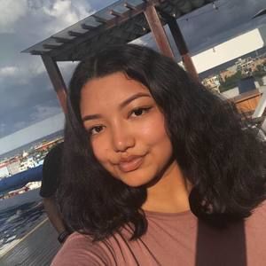 Meet your Posher, Crystal